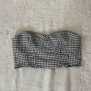 Black and white cropped tube top